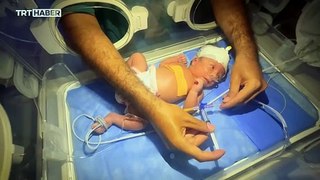 Gazze'de kuvözdeki bebekler yaşama tutunmaya çalışıyor