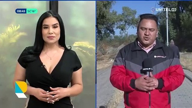 Para evadir bloqueos, vehículos y personas a pie invaden los rieles del Tren Metropolitano poniendo en riesgo su circulación