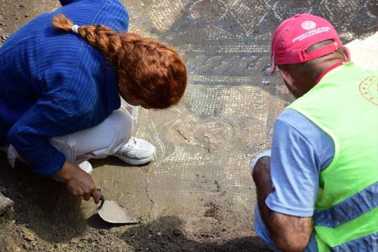 Side Antik Kenti'nde M.Ö. 2. yüzyıla ait mozaik zemin keşfedildi