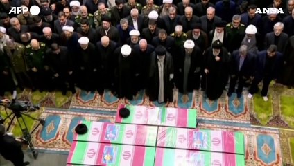 Iran, Raisi: Khamenei guida le preghiere funebri a Teheran