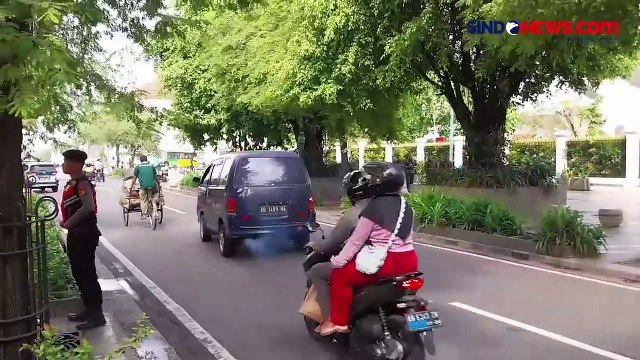 Libur Panjang Waisak, Presiden Jokowi Bersepeda Bersama Jan Ethes di Istana Presiden Yogyakarta