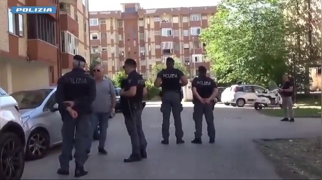 Santa Maria Capua Vetere, blitz della Polizia al rione Iacp: sequestrata droga, denunciato minorenne (24.05.24)