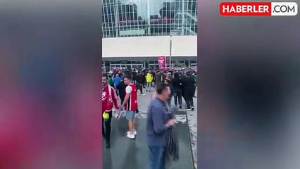 Daha maç başlamadan ortalık karıştı! Fenerbahçeli ve Panathinaikoslu taraftarlar birbirine girdi