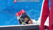 Elicottero della Guardia Costiera soccorre bambino ferito in barca