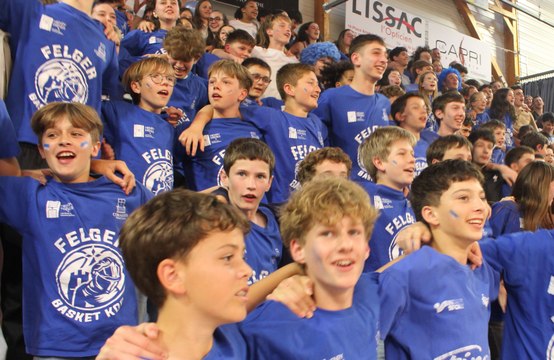 Le public de Pays de Fougères basket au rendez-vous
