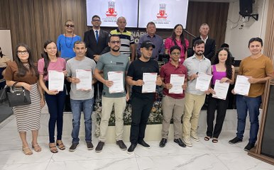 Câmara de Cajazeiras empossa os primeiros concursados, e presidente garante que convocará os demais
