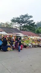 Pasar buah dan sayur Pacet