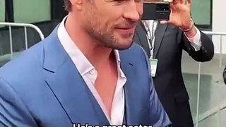 Así develó Chris Hemsworth su estrella en el Paseo de la Fama de Hollywood