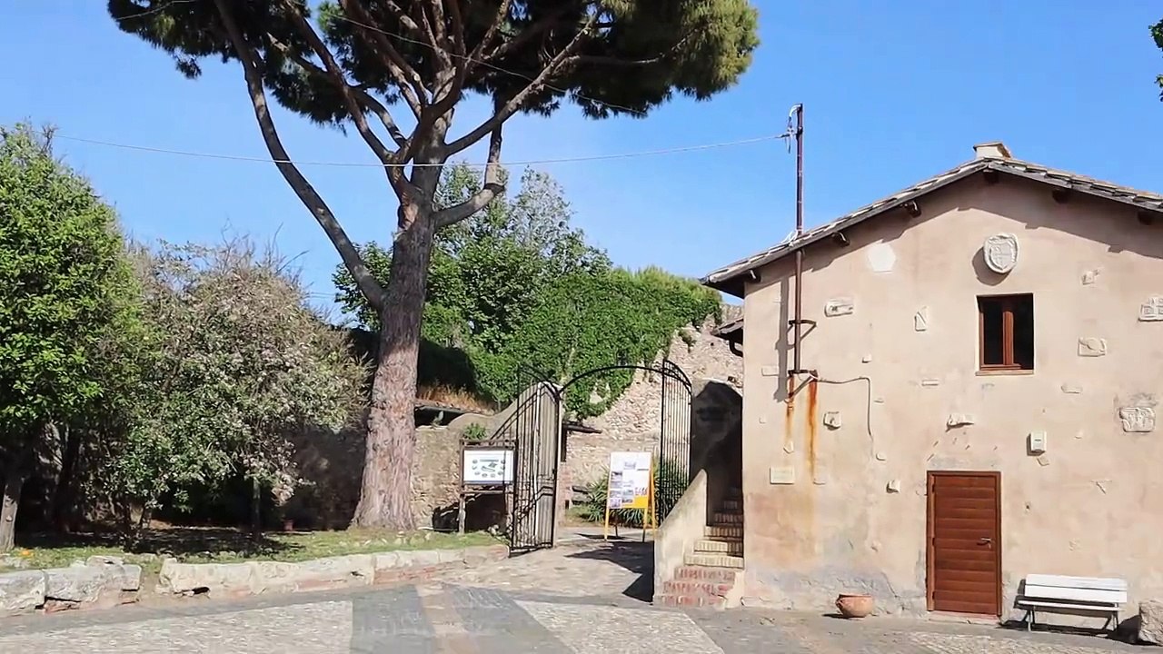 Lucia Nadia Cipriani a mare (versione lunga)