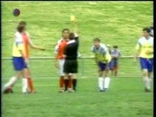 bagarre arbitre et joueur