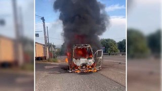 Incendio de un microbús en Trabazos