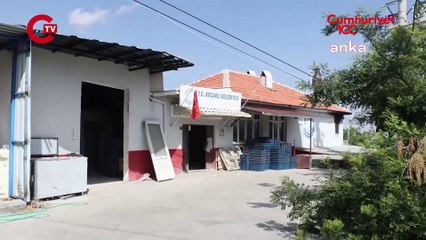AKP yönetimindeki Koçarlı Belediyesi'ne ait harabeyi andıran fırında ekmek üretilmiş.