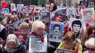Galatasaray Meydanı'nda 1000. hafta... Cumartesi Anneleri / İnsanları kayıp yakınlarının akıbetini soruyor  | Haber: Ezgi Yıldız