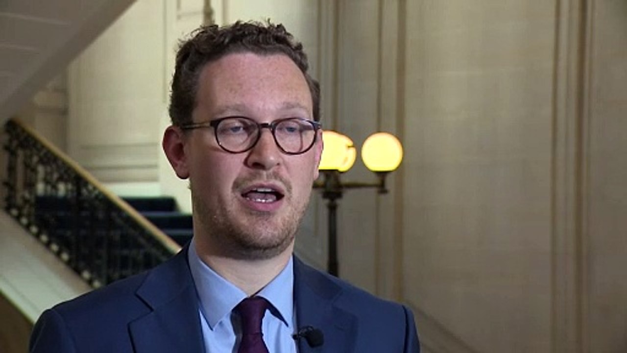 Darren Jones criticises government's failed smoking ban