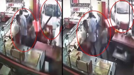 Diyarbakır’da otomobil kasap dükkanına daldı