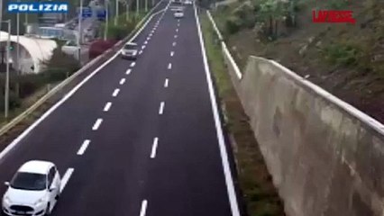 Taormina, ubriaca al volante perde il controllo e va a sbattere in galleria: le immagini dell'incidente