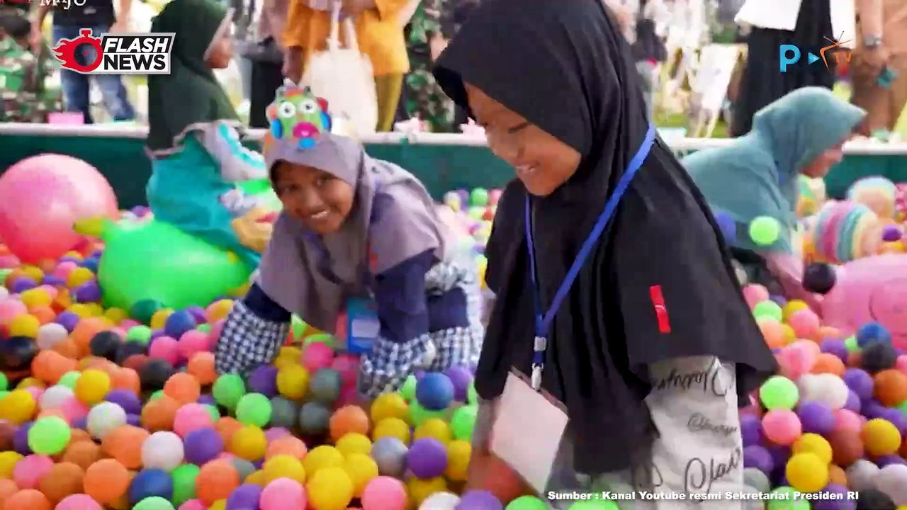 Presiden Jokowi Serahkan Bantuan bagi Warga Terdampak Bencana di Agam Sumbar
