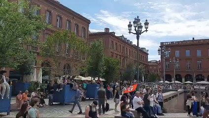 La place du capitole à l'heure de la finale de Champions Cup entre le Stade Toulousain et le Leinster