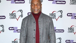 Mike Tyson ha un malore in volo, soccorso all'atterraggio