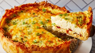 Crispy Hash Brown-Crusted Bacon & Cheddar Quiche Has All Your Breakfast Faves In One Bite