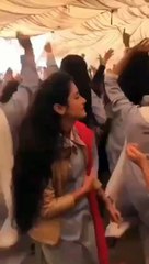 Colge gilrls dancing