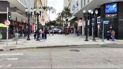 Familiares e amigos protestam após morte de pai e filho na Linha Verde