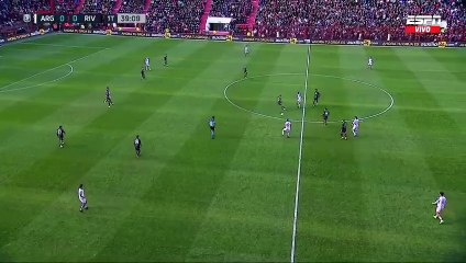 Alan Lescano, ex Gimnasia, anota un gol espectacular contra River en La Paternal