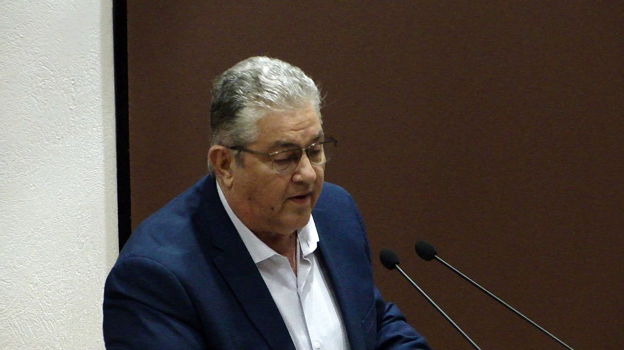 Ομιλία Κουτσούμπα στο δημαρχείο-MAH09522