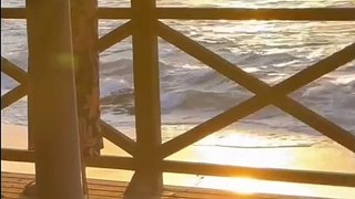 Pôr do sol de tirar o fôlego é atração o ano inteiro na praia de Armação