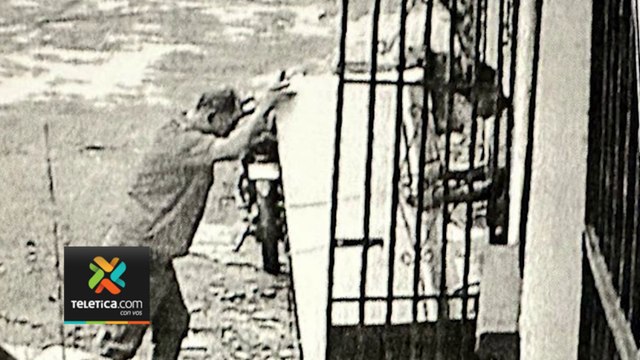 tn7-Caso-Nadia-Peraza Capturas-de-video-muestran-a-sospechoso-de-crimen-sacando-refrigeradora 250524