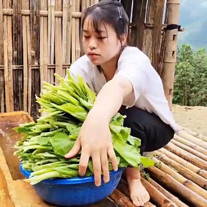 Picking vegetables to bring home to make pickles and the argument between mother and daughter