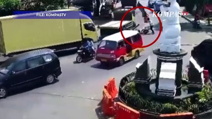 Kronologi Pemotor Viral Jatuh Terlindas Truk Gegara Disetop Polisi di Purwakarta