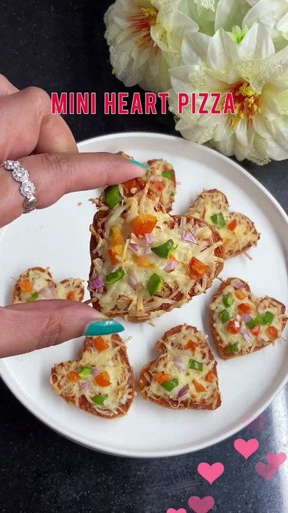Mini Heart Pizza