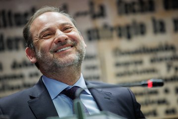 La Firma de Carlos Cuesta. La relación de los corruptos