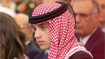 GALA VIDEO - PHOTO - Rania de Jordanie retrouve son fils de 19 ans Hashem : qui est ce petit prince très discret ?