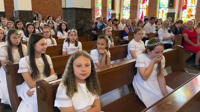 Komunia rocznicowa parafii Narodzenia NMP przy ul. Robotniczej we Włocławku