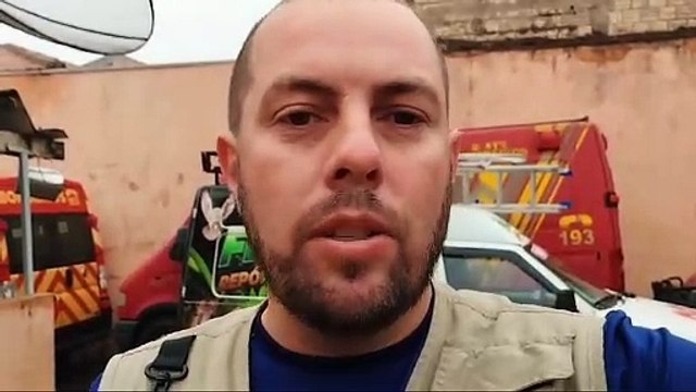 Jiboia amazônica assusta moradores e é capturada em casa de Mandaguari