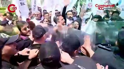 MEB önünde eylem öğretmenlere polis engeli!