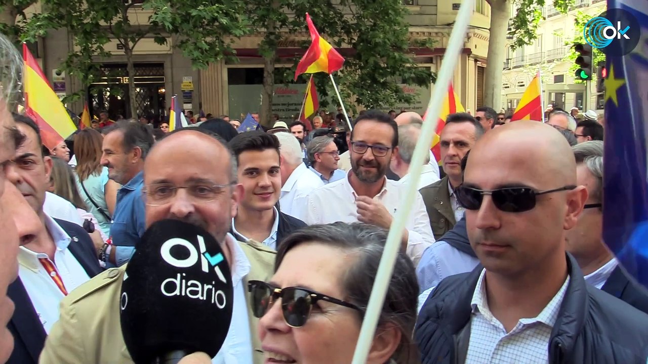 Feijóo y los barones del PP a OKDIARIO en la marcha contra Sánchez: "La amnistía es un fraude electoral"