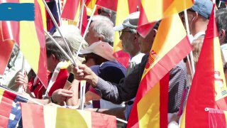 Feijóo pide elecciones anticipadas frente a miles de personas en Madrid