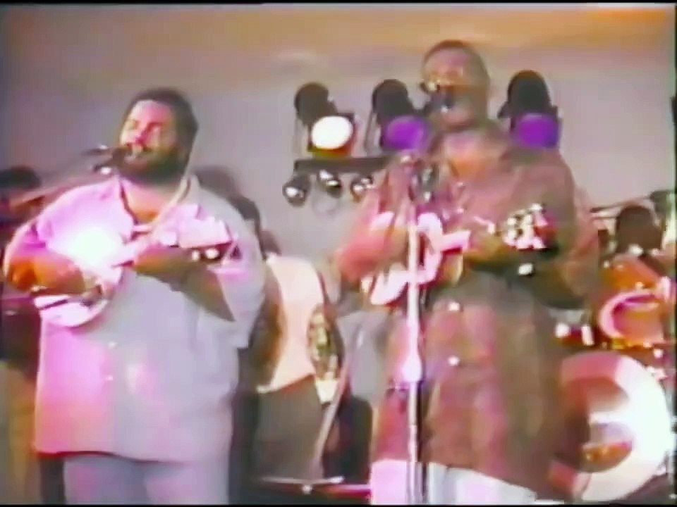 SAMBA AO VIVO FUNDO DE QUINTAL RARO