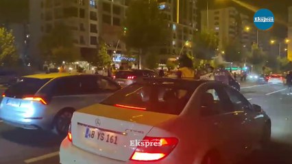 Galatasaray’ın Süper Lig şampiyonu olması Diyarbakır’daki taraftarlarını sokağa döktü.