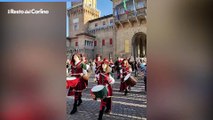 Palio di Ferrara, il corteo storico in piazza Castello