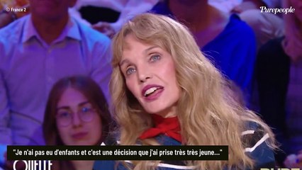 Arielle Dombasle explique sa décision de ne pas avoir d'enfant, prise très jeune : "Il y a une pression sociale..."