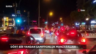 Şampiyonluk coşkusu sınır tanımadı Galatasaraylı taraftarlar sokaklara akın etti.