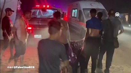İsrail UAD kararını yok saydı, Refah'ta yerinden edilmiş Filistinlilerin kampını bombaladı: 40 kişi öldü