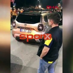 Şampiyonluk kutlamasını hüzünlü gözlerle izledi