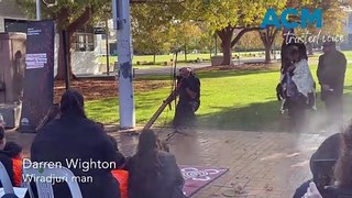 Darren Wighton playing the didgeridoo