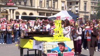 Paris : rassemblement place Royale pour les 123 otages israéliens