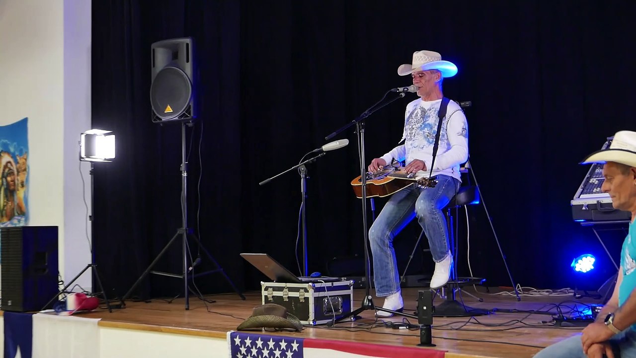 Le Grizzly  (Girls & Boys Country Road) (1)